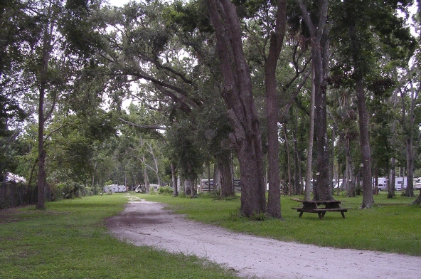 Road between 900s & 200s looking west