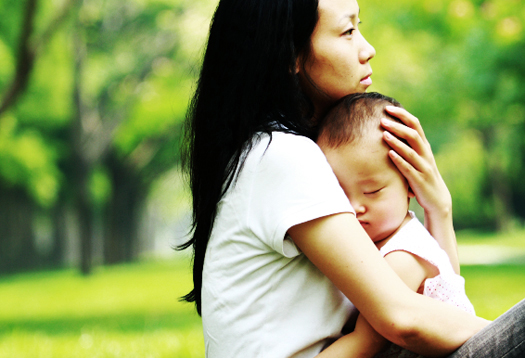 mom_baby_sad_1.jpg