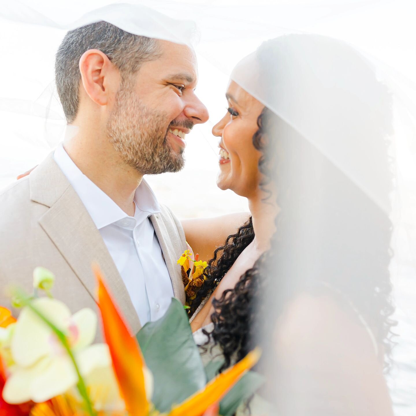 Celebrating Love in Paradise! Joe &amp; Jazmin's magical Papa Kona wedding on the Big Island was an absolute dream! From the breathtaking ocean views to the intimate moments, it was a joy capturing the essence of their special day. Ready to turn your