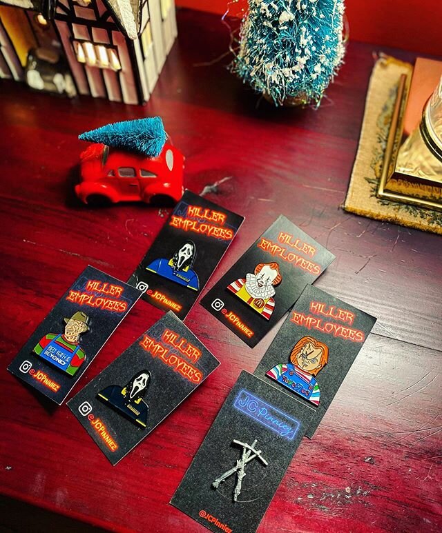 Check out our awesome new pins from @jcpinniez! Thanks @alecmilewski for not only playing Ambrose on DMS, but also for making these killer pins. #happyholidays #merrychristmas #pins #horror #freddy #blairwitch #it #pennywise #scream #chucky #horror #