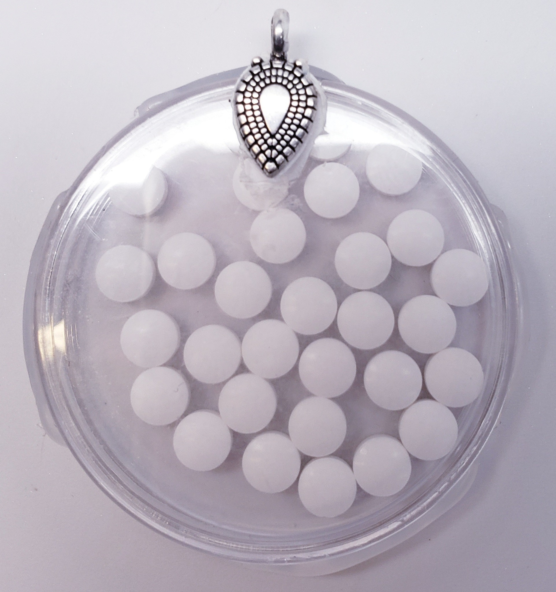 CIAS-G5-NECKLACE-DISC-FOR-CHARGING-STATION.png
