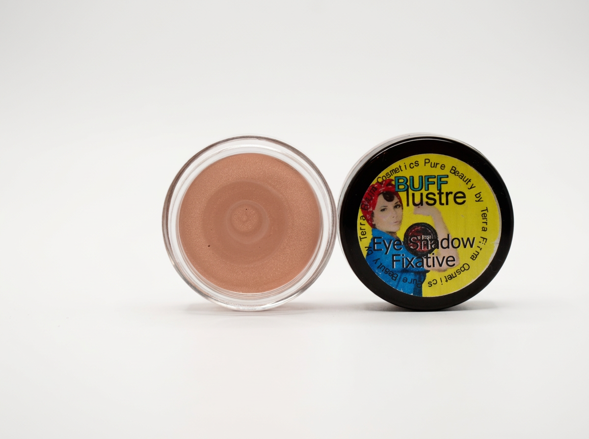 Buff Lustre Multi-Task Eye Primer