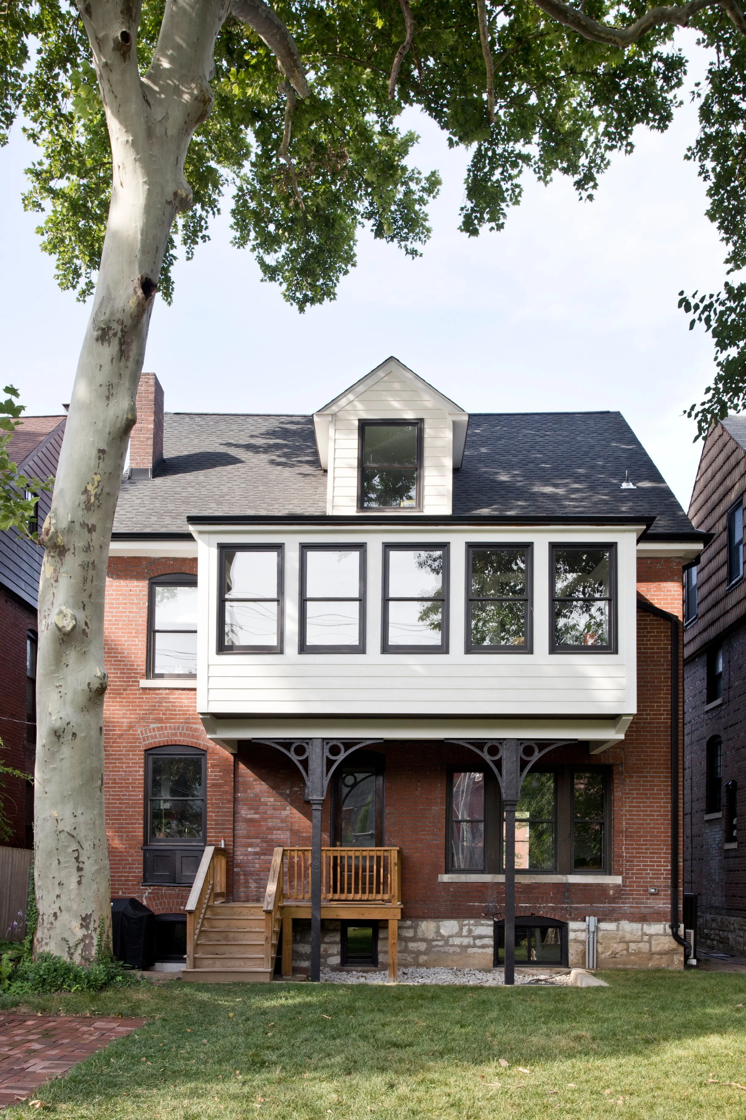 adriana-perrone-architect-central-west-end-10.jpg