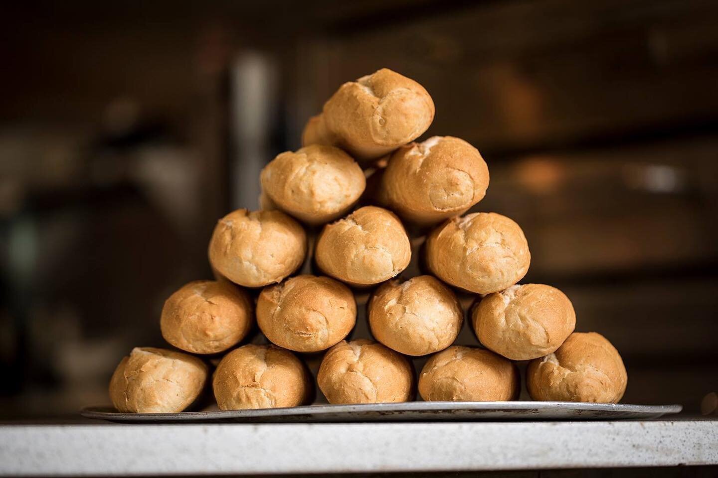 Pyramid of baguettes! 🥖

#sliceonbroadway #beechview #carnegie #shadyside #pittsburghpizza #local #dailypizzapic #instapizzas #eatpizzaeveryday #instafood #foodiegram #eatpgheats #pittsburghfoodies #pizzalifestyle #pizzageeks #lovepizza #412eats #pi