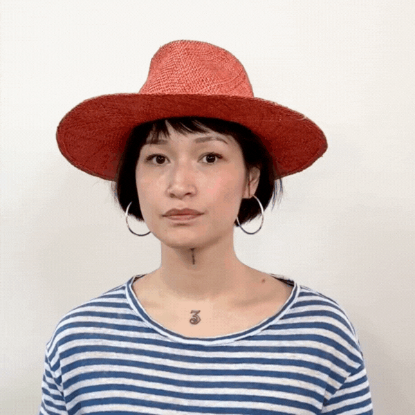 Chapeau de paille fait à la main à Montréal