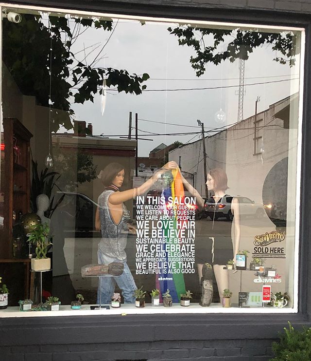 &ldquo;And , in the end The love you make is the love you take&rdquo; -Sir James Paul McCartney
.
#window #davinessalon #davinesnorthamerica #sustainablesalon #ippatsusalon #sirjamespaulmccartney #love #pride #lovemustprevail #DanaBknew #4theB&rsquo;