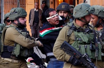 Israeli soldiers recently detained 20 Palestinians from the occupied West Bank. (AFP/ File Photo)