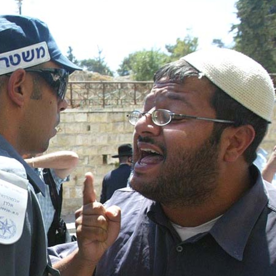 Attorney Itamar Ben Gvir arguing with police officer, June 17, 2008