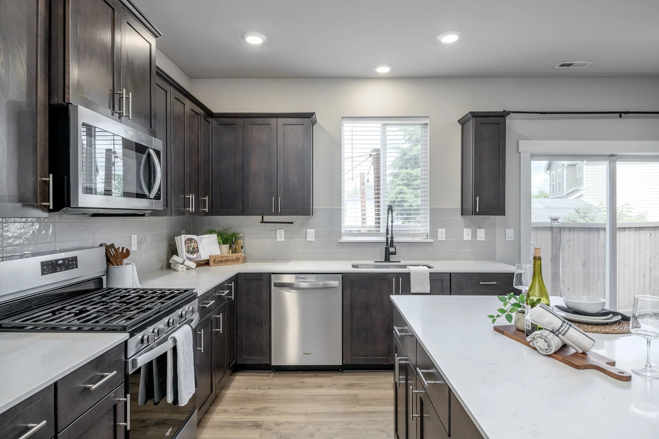17-18611-111thAveEPuyallup-17.jpg
