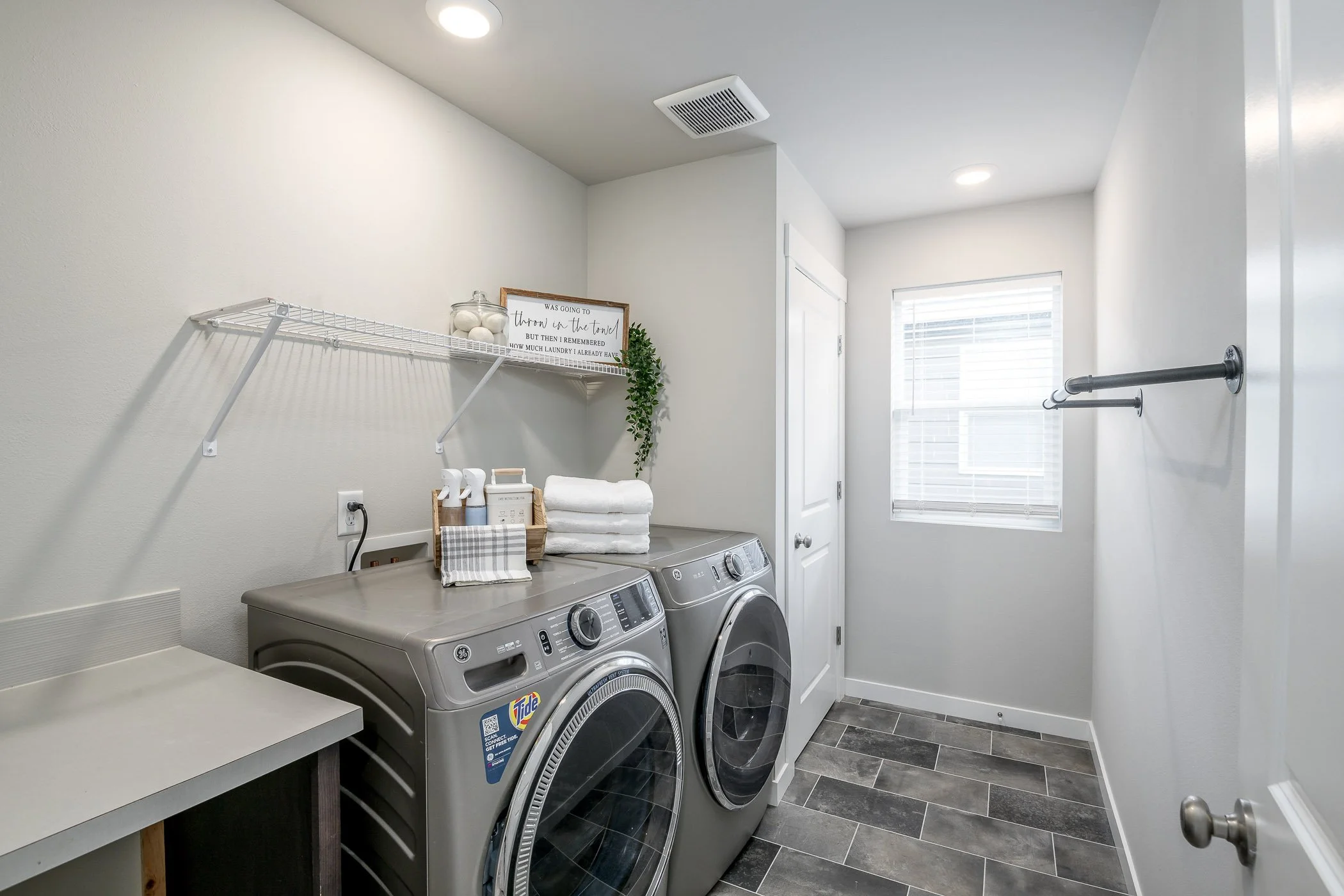 24-18611-111thAveEPuyallup-24.jpg