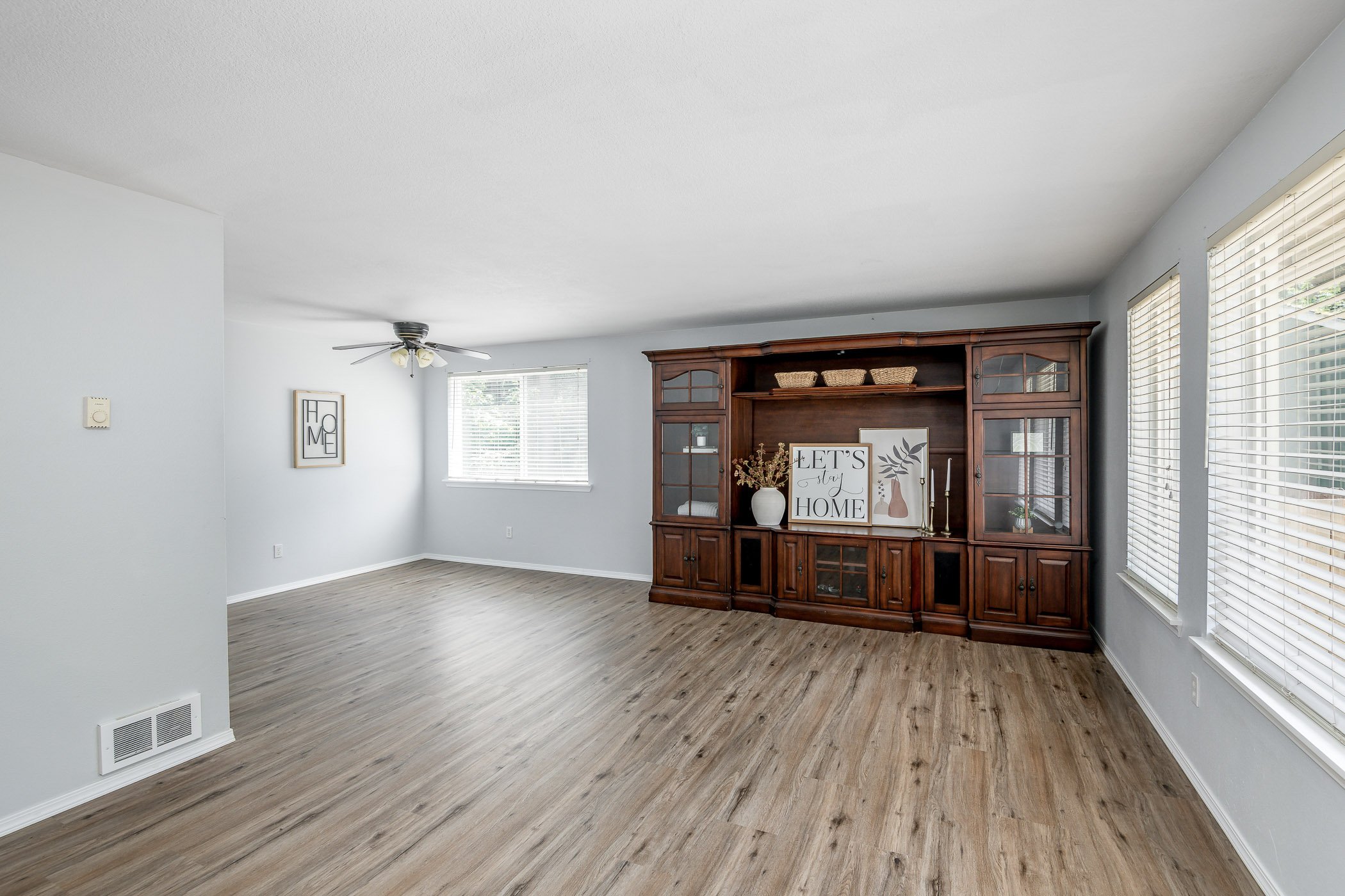 2-18312ParkcrestCtSEYelm-2.jpg