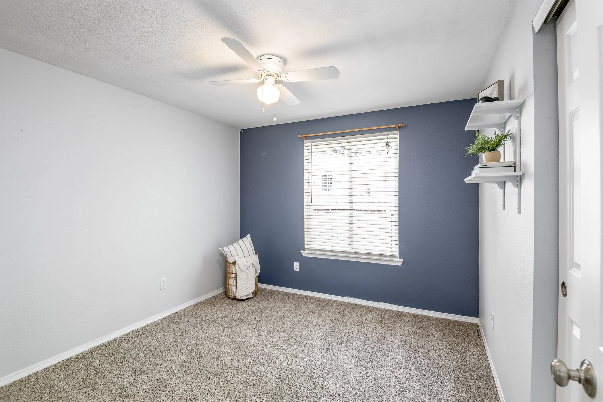 25-18312ParkcrestCtSEYelm-25.jpg
