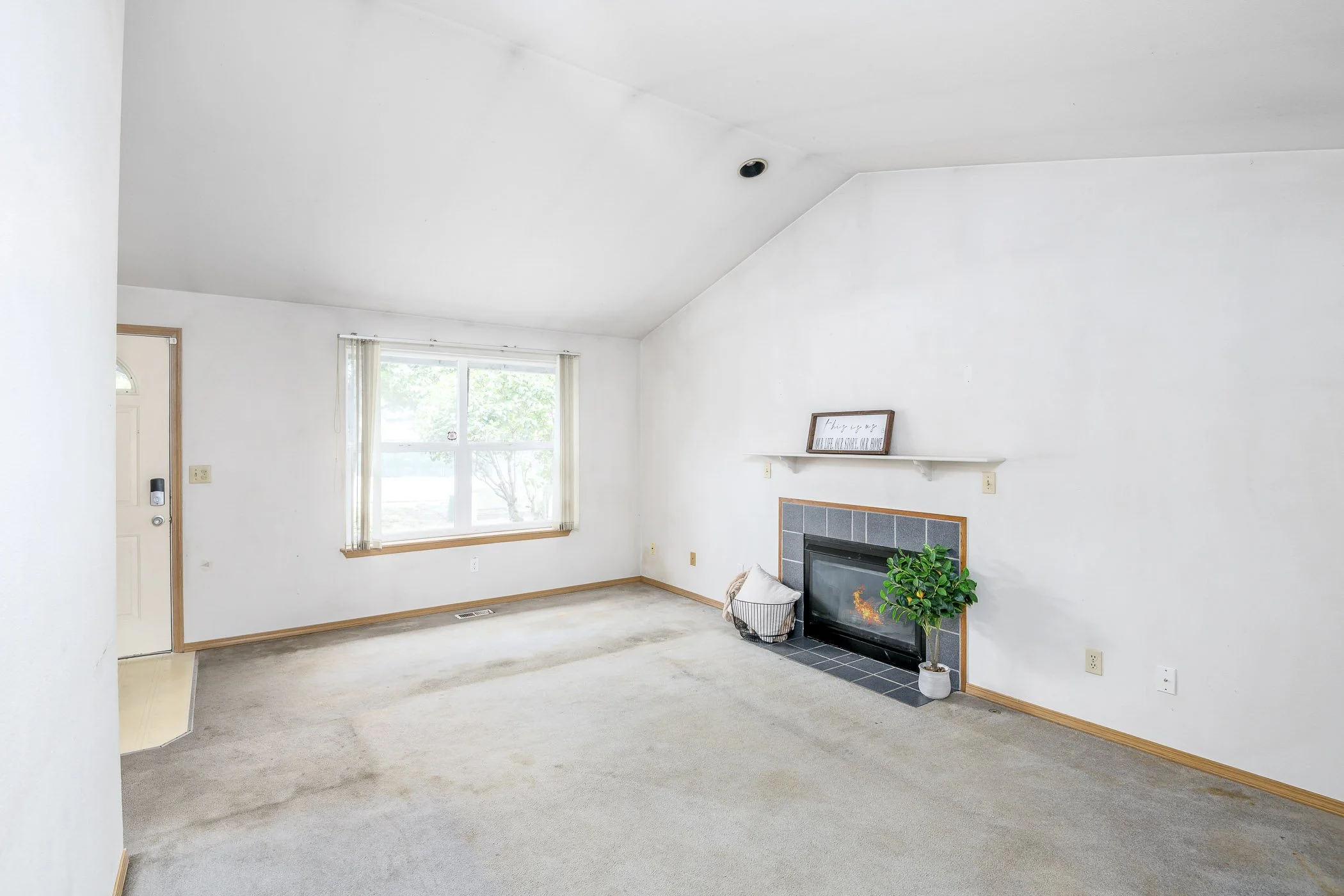 2-1418E59thStTacoma-3.jpg