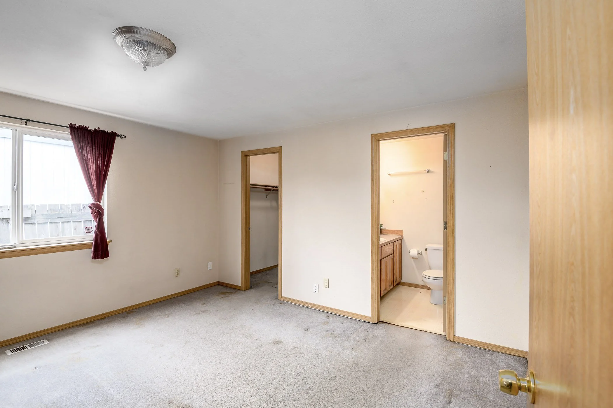 19-1418E59thStTacoma-19.jpg