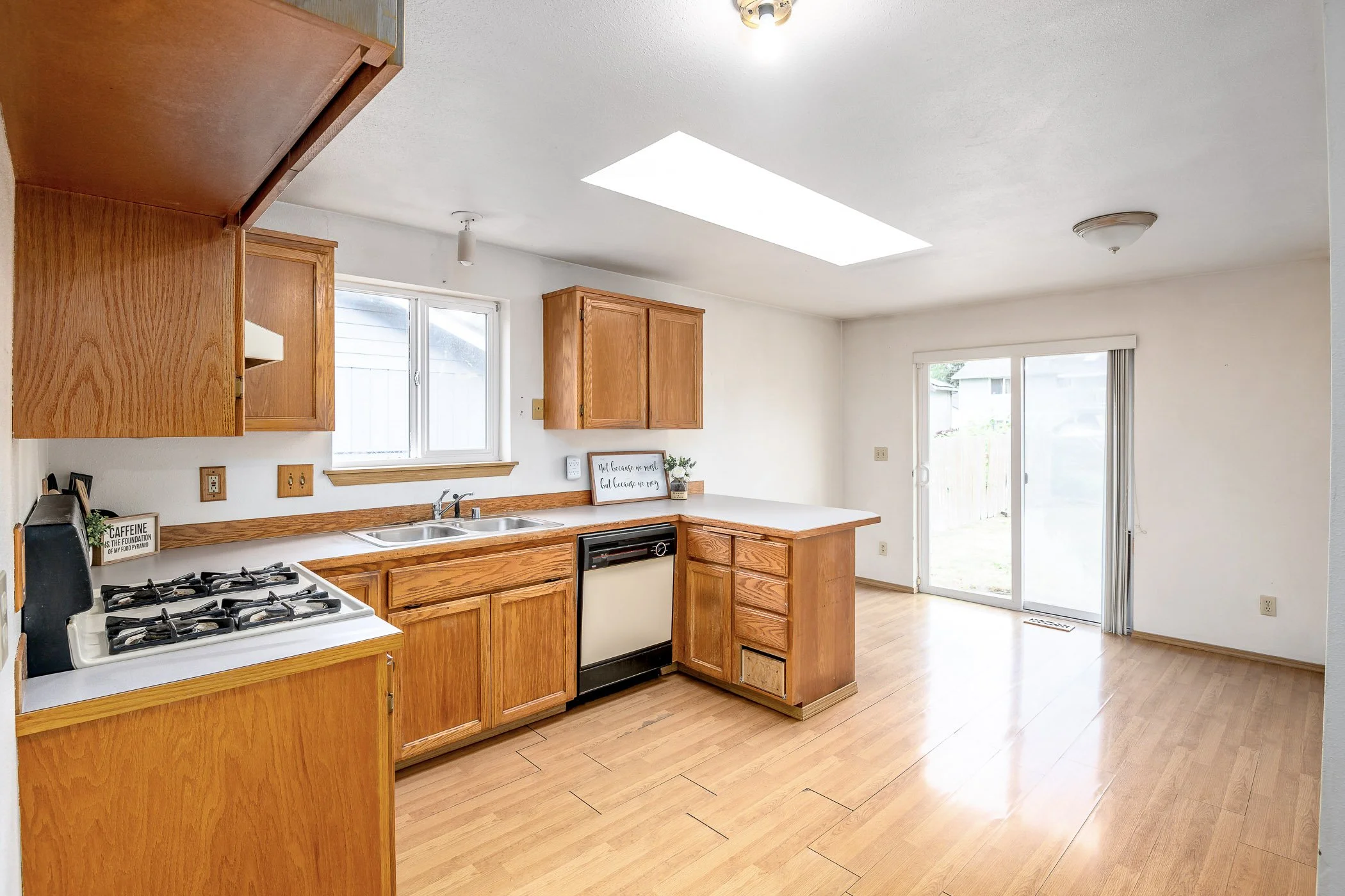 8-1418E59thStTacoma-8.jpg