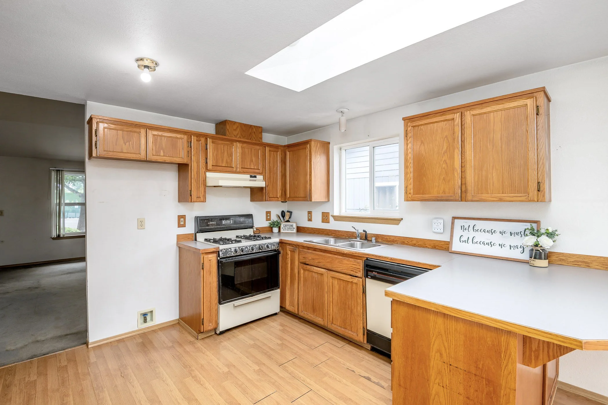 10-1418E59thStTacoma-10.jpg