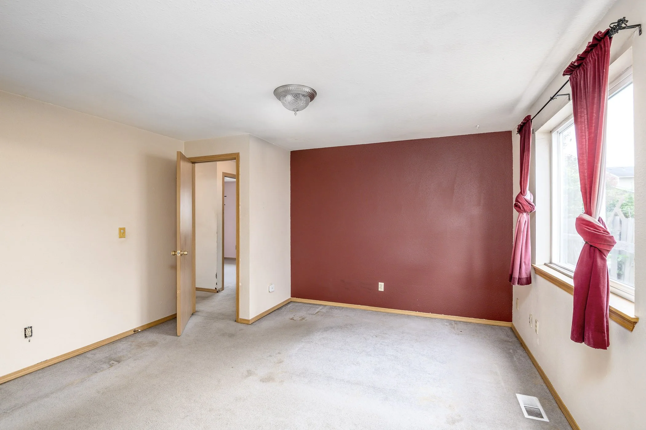 20-1418E59thStTacoma-20.jpg