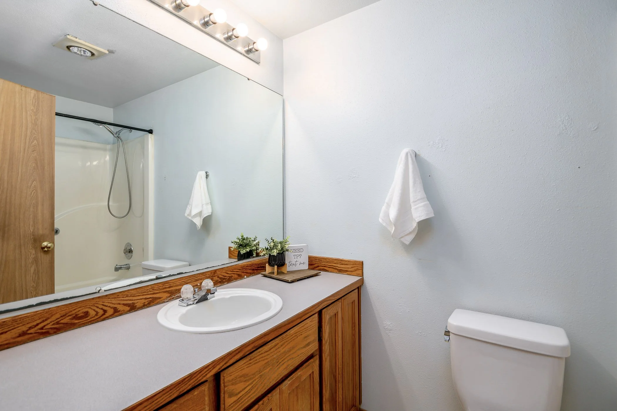 14-1418E59thStTacoma-15.jpg