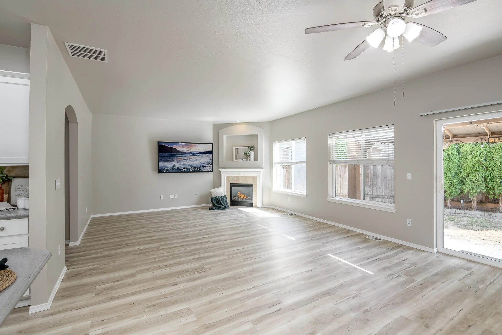 11-18421-115thAveEPuyallup-12.jpg