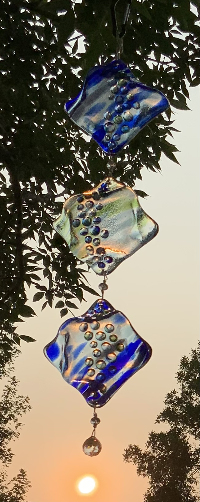 blue green bulge sun.png