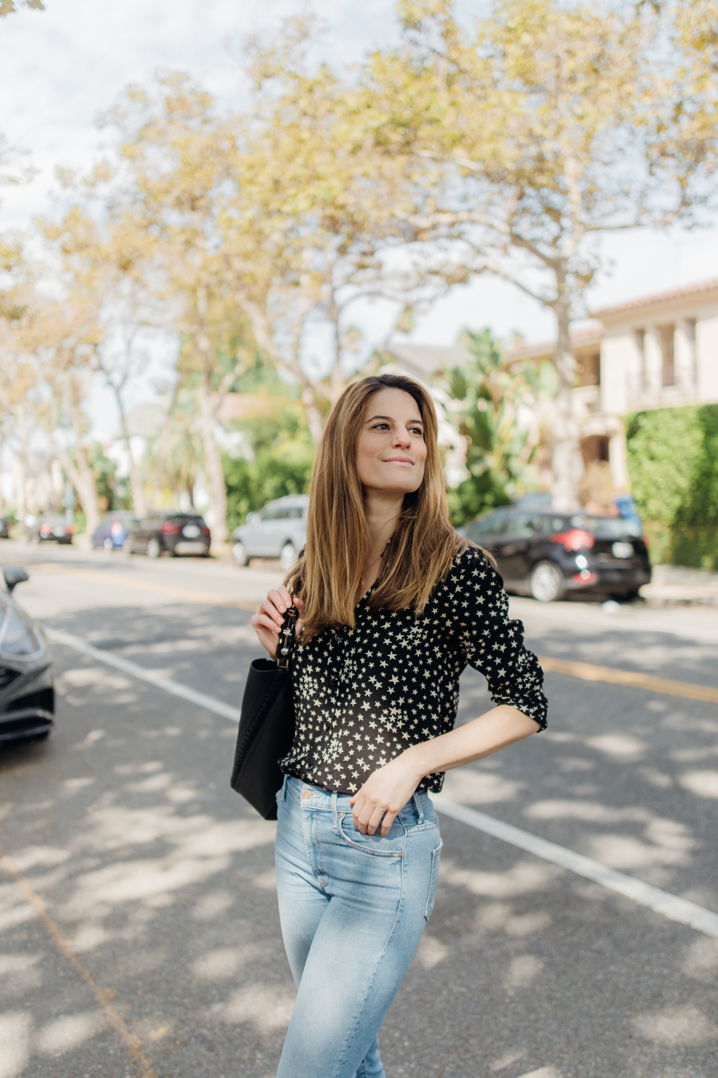 WARDROBE MUST-HAVE! Polka dot shirt with jeans is always a classic