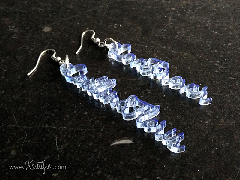Oorbellen-met-eigen-tekst-plexi-personaliseerbaar-by-Xantifee-1.jpg