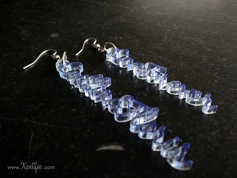 Oorbellen-met-eigen-tekst-plexi-personaliseerbaar-by-Xantifee-4.jpg