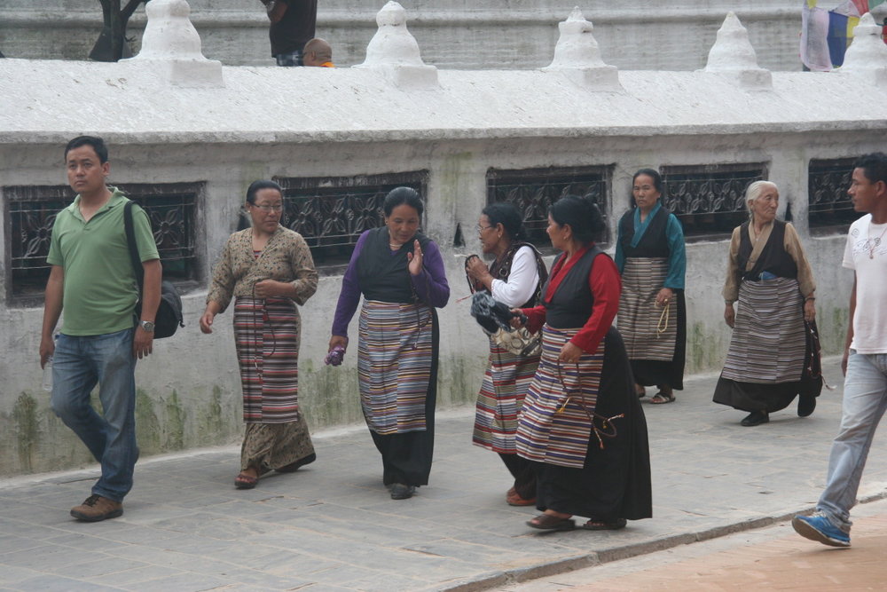 Tibetan women during kura (circumnavigation) around Boudhinath stupa