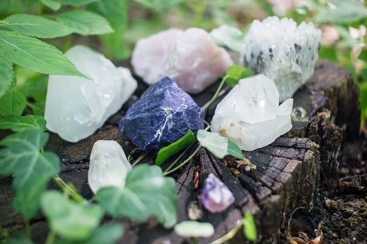 crystals-1567953__480.jpg