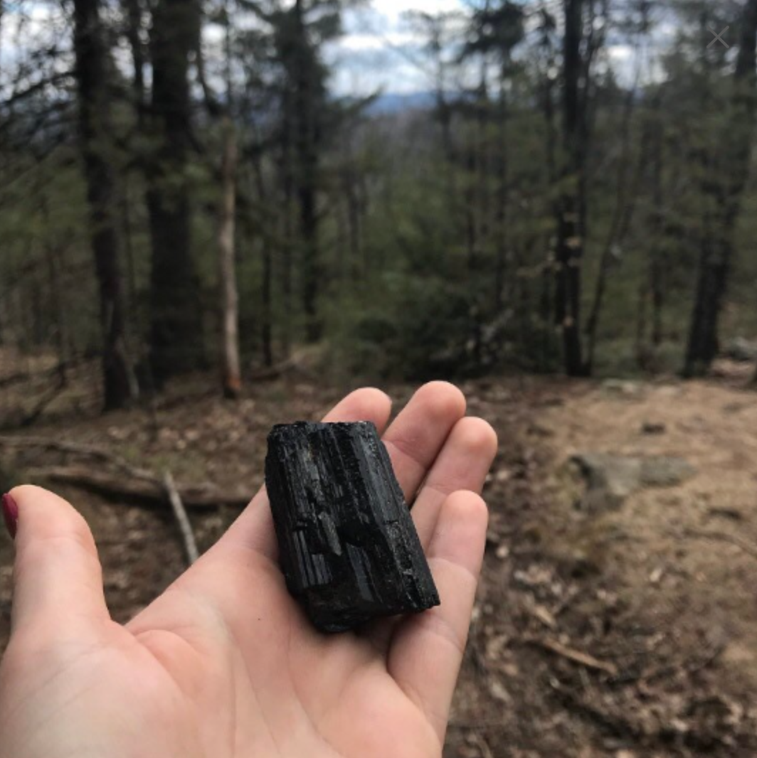 Black Tourmaline.png