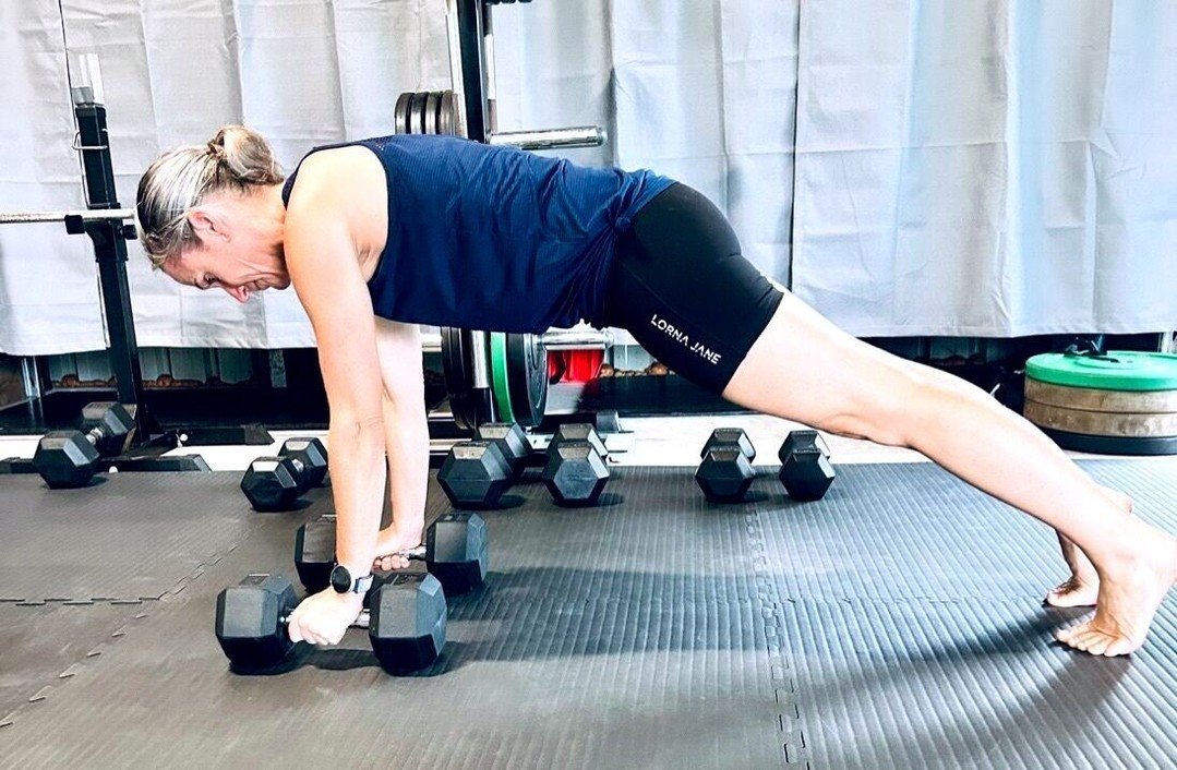 A good plank... 

🏋️&zwj; needs to have the shoulders directly over the hands 
🏋️ needs the pelvis tucked under
🏋️ needs the rib cage locked down
🏋️&zwj; needs the belly pulled up and in

These actions ensure you get the most out of your plank, c