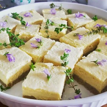 Lemon Cheesecake Bars 
