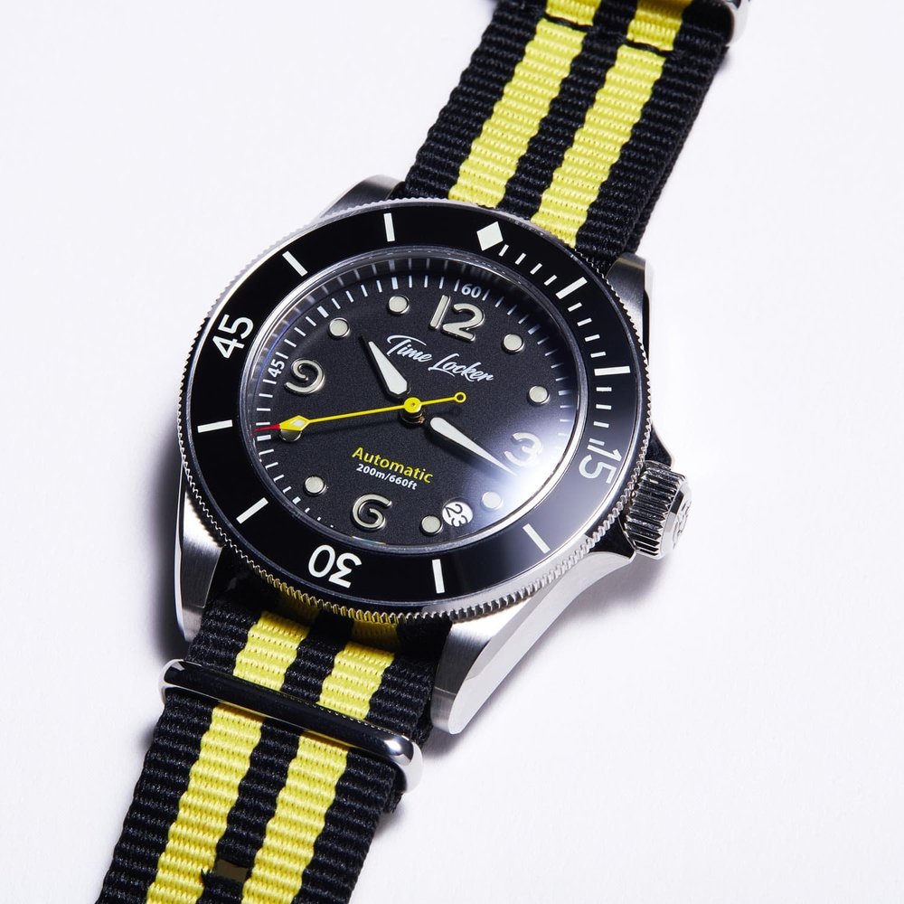 Recherche montre aux couleurs spécifiques (-1000€) Time-Locker-Tonga-Dive-Watch-NATO-strap