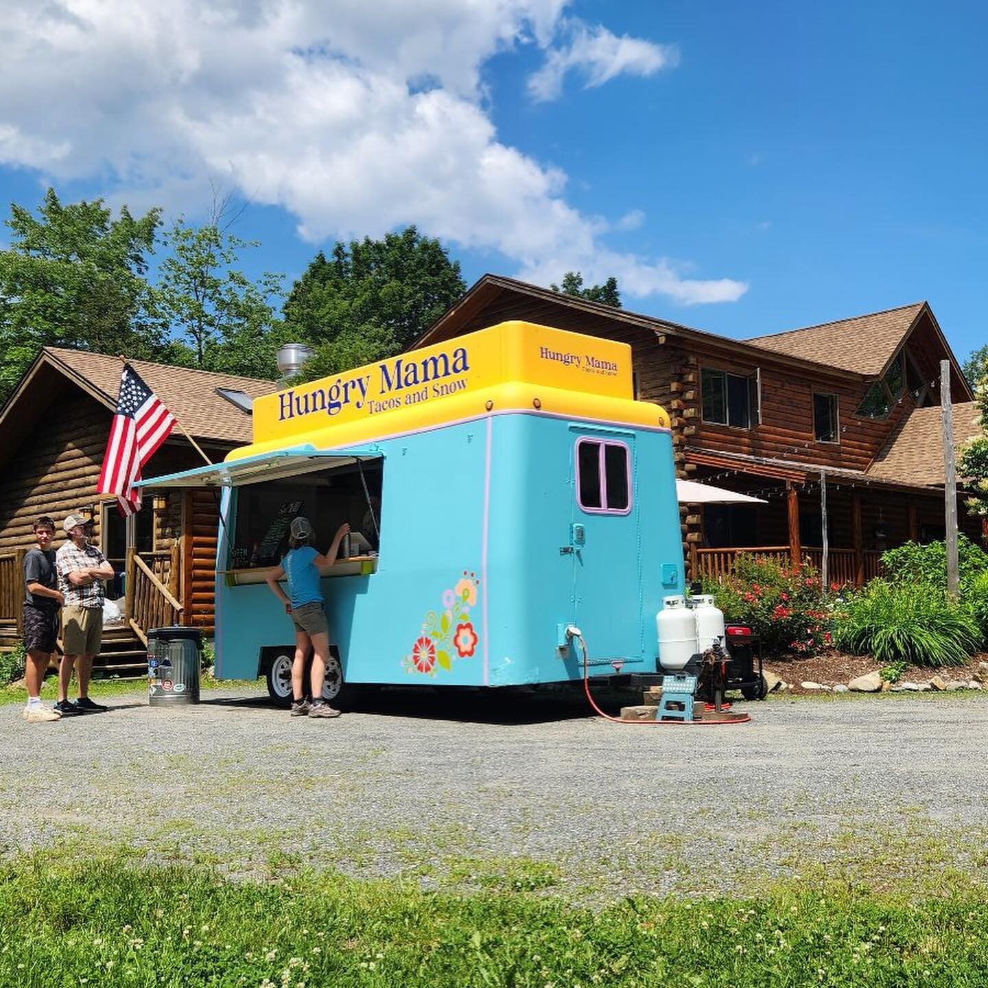 Stop by the hostel this Saturday, July 29th from 11:30 AM-7 PM for delicious tacos made by the one and only, @hungrymama207! Pair your tacos with one of our ten Maine craft beers. All within biking distance of the CV trail system. See you then!

#foo