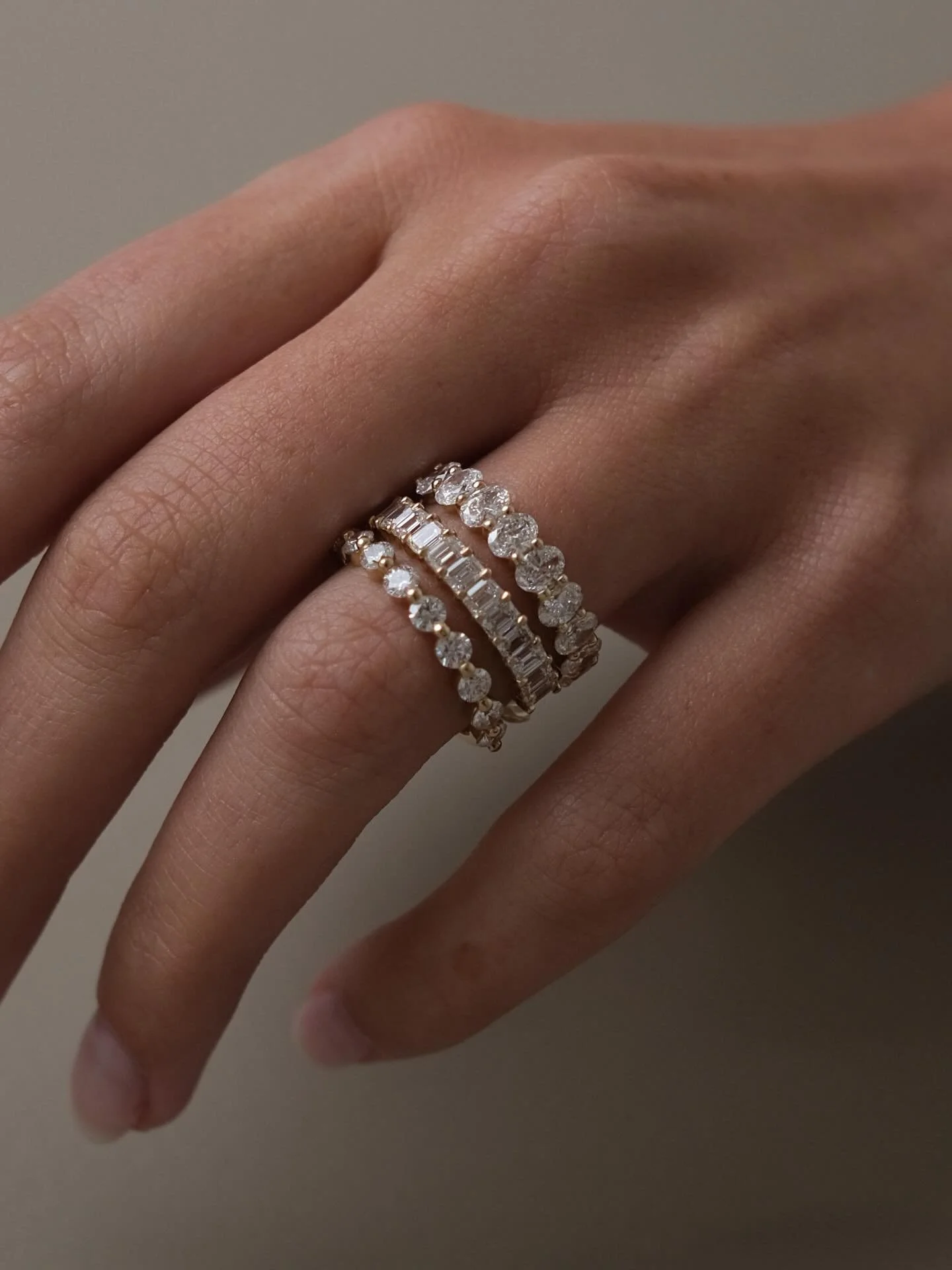 All shapes and sizes✨

We have a wide selection of diamond bands available to view and try on.

Book you appointment now!

#perthjeweller #perthjewellery #perthbrides #perthbride #perthbridal #perthbridetobe #weddingbands #eternitybands #weddingrings