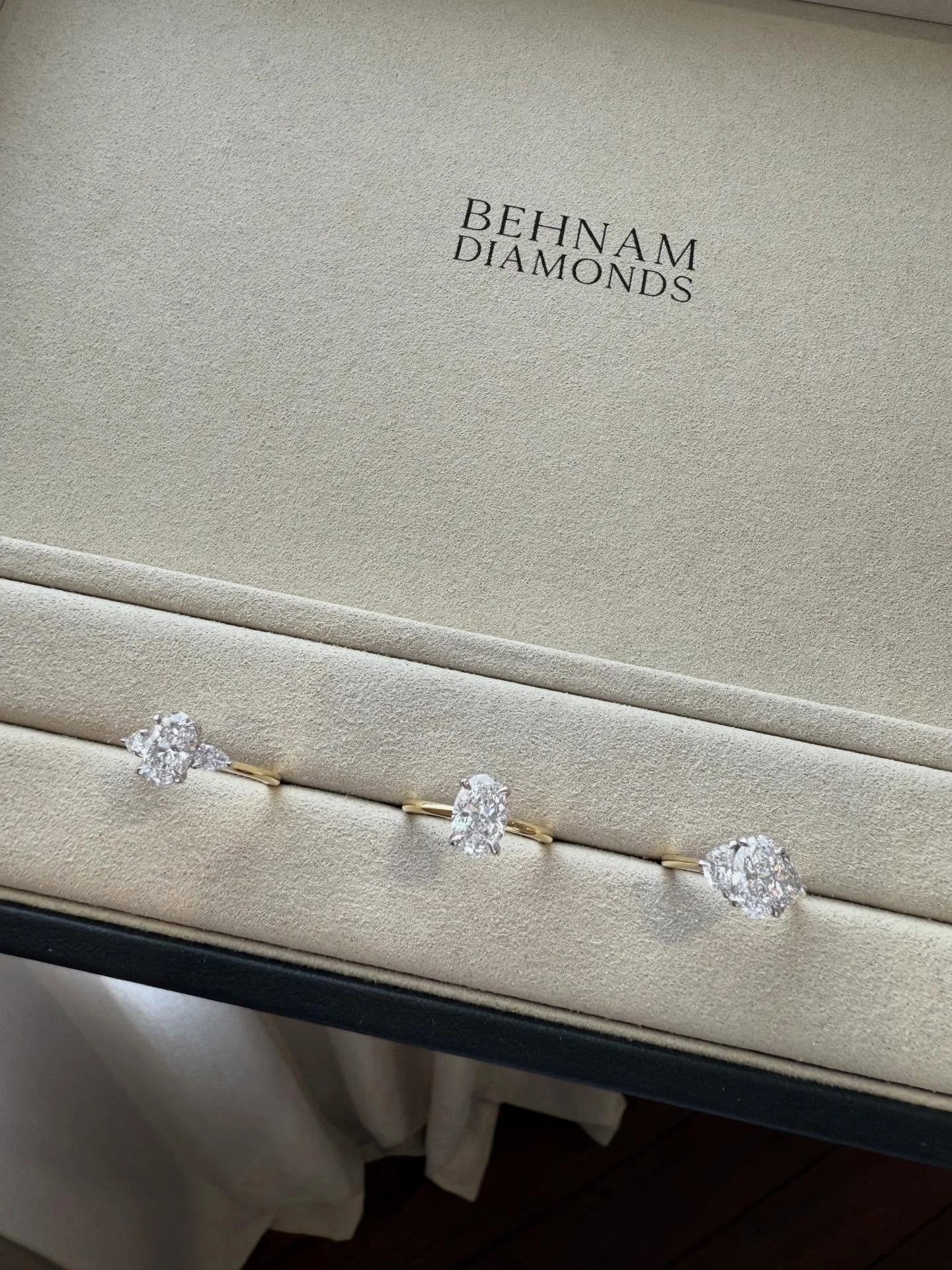 Looking for some oval inspo? Make an appointment to discover your dream design✨