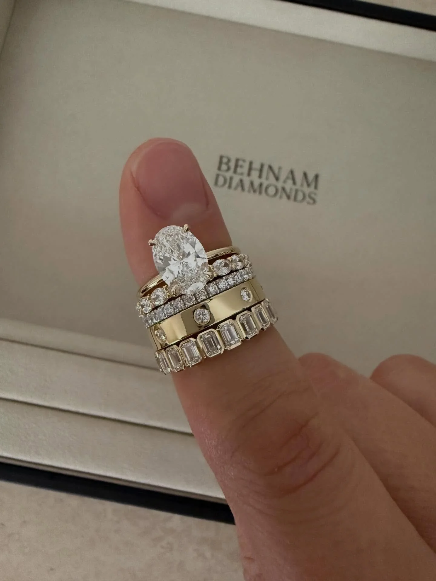 Mixing shapes, colours and setting styles for the ultimate stack✨

#bridalstack #diamondstack #diamondbands