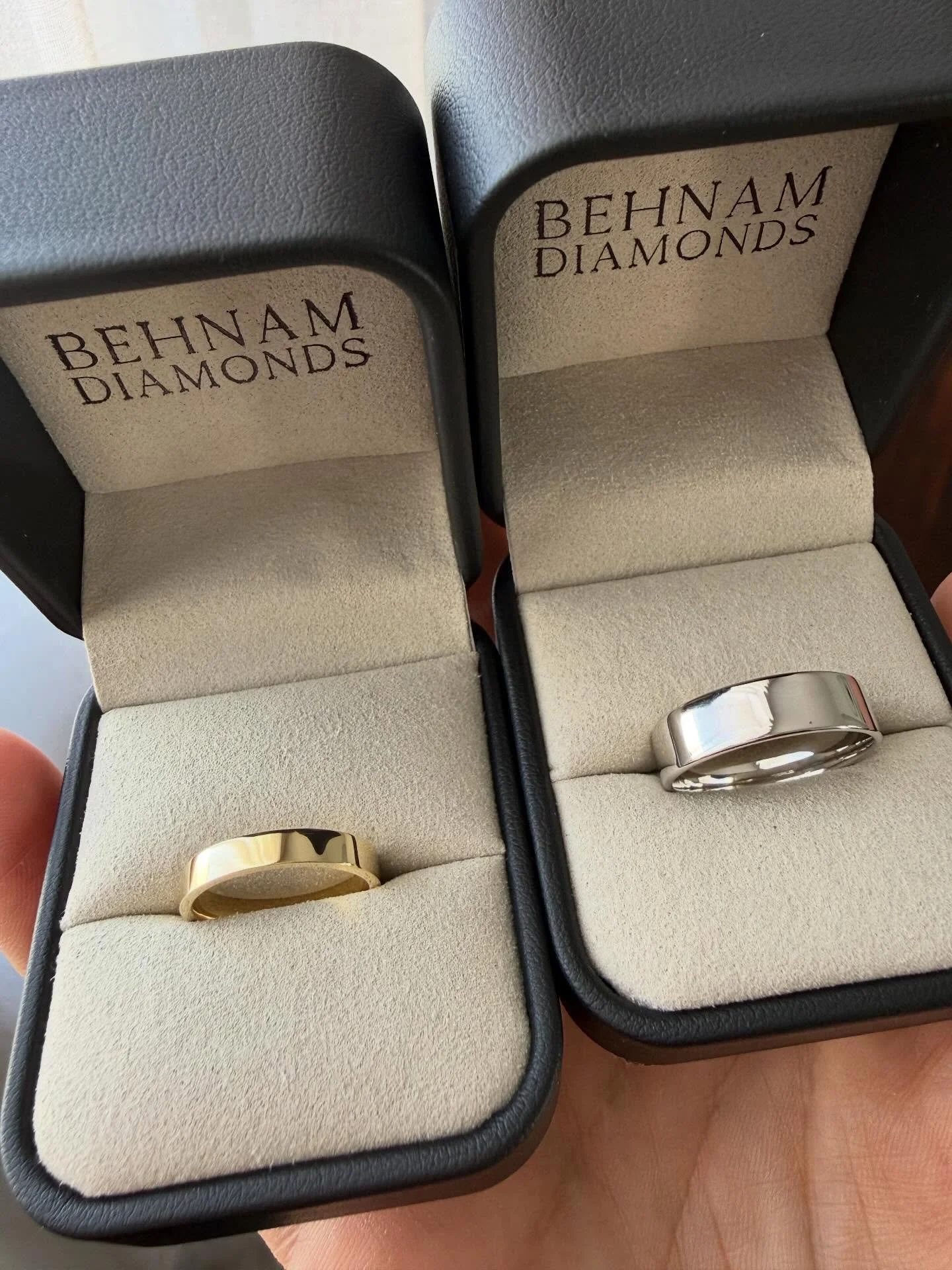 As much as we love diamonds, sometimes you just need a nice and chunky plain band✨

#weddingbands #weddingrings #perthwedding #perthbride