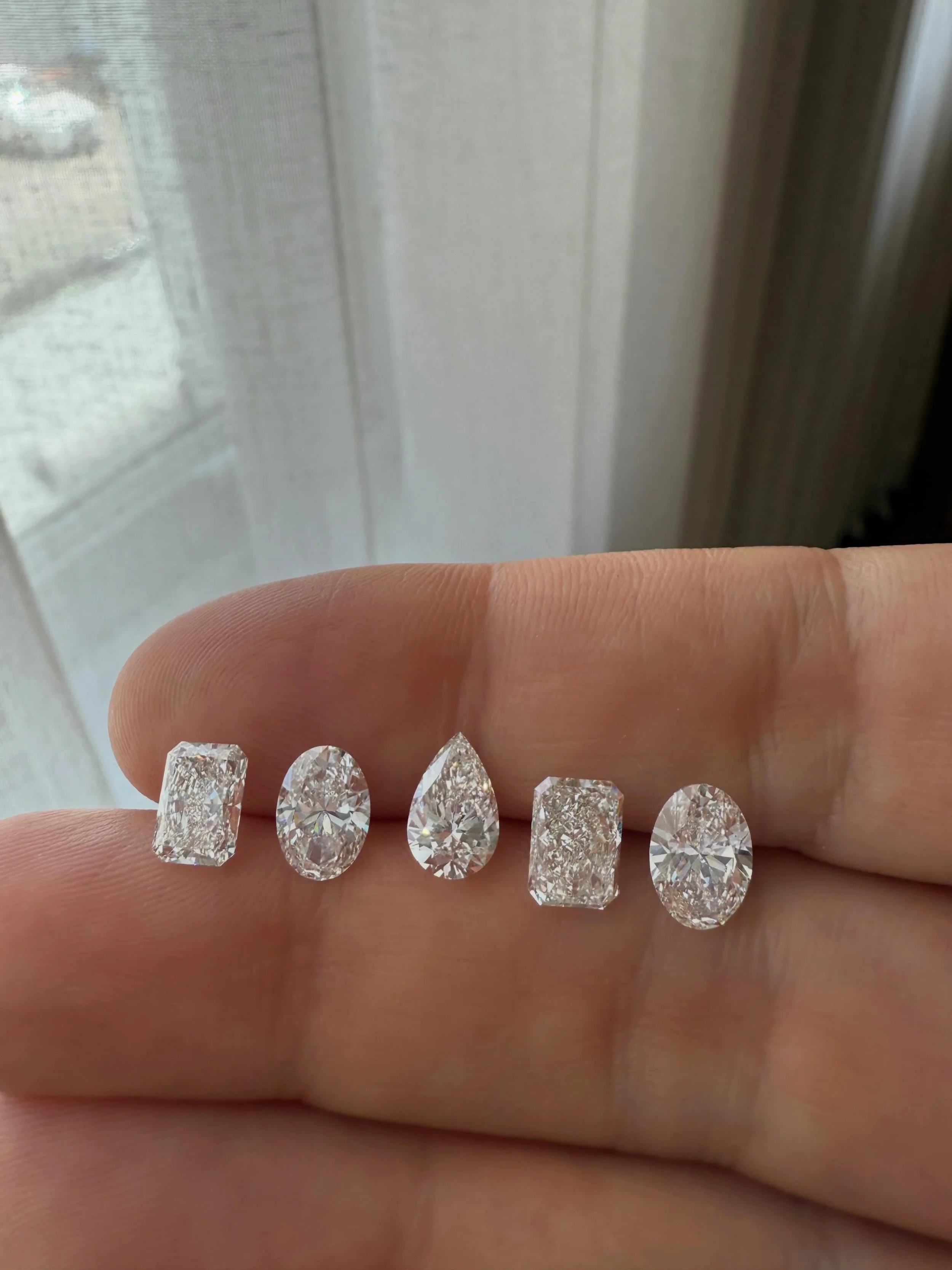 Elongated diamond shapes✨

When selecting an elongated diamond shape, consideration must be given to the length to width ratio. There are ranges that are considered ideal for each shape, but it will still come down to personal preference.

#radiantcu