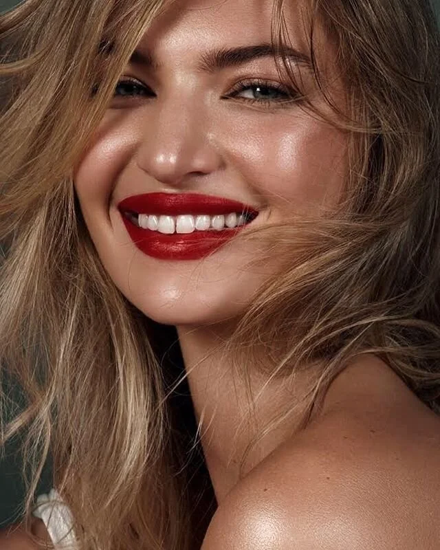 Love her smile 😁 Allie you are pure perfection 😍🥰
The phenomenal @alliefosheim @one.1models 
Makeup+Hair: @mutsumi_makeup 
Beauty photography: @snappedbylinda
Retouch: @sher_retouch