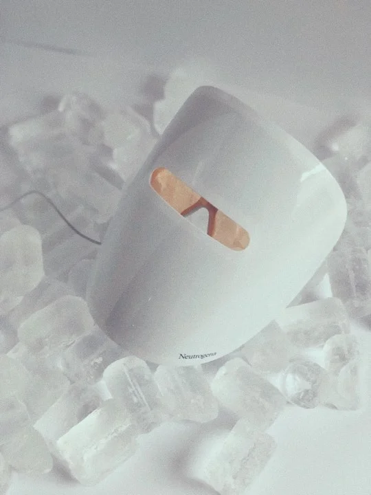 CALL IT LIGHT THERAPY OR BECOMING A STORM TROOPER FOR 10 MINUTES - THIS NEUTROGENA MASK SERIOUSLY IMPROVES YOUR SKIN TEXTURE. I USE IT EVERY NIGHT AND EVEN THOUGH THE PEOPLE AROUND YOU WILL NEVER BECOME USED TO YOU WEARING THIS, YOUR SKIN DOES. - T