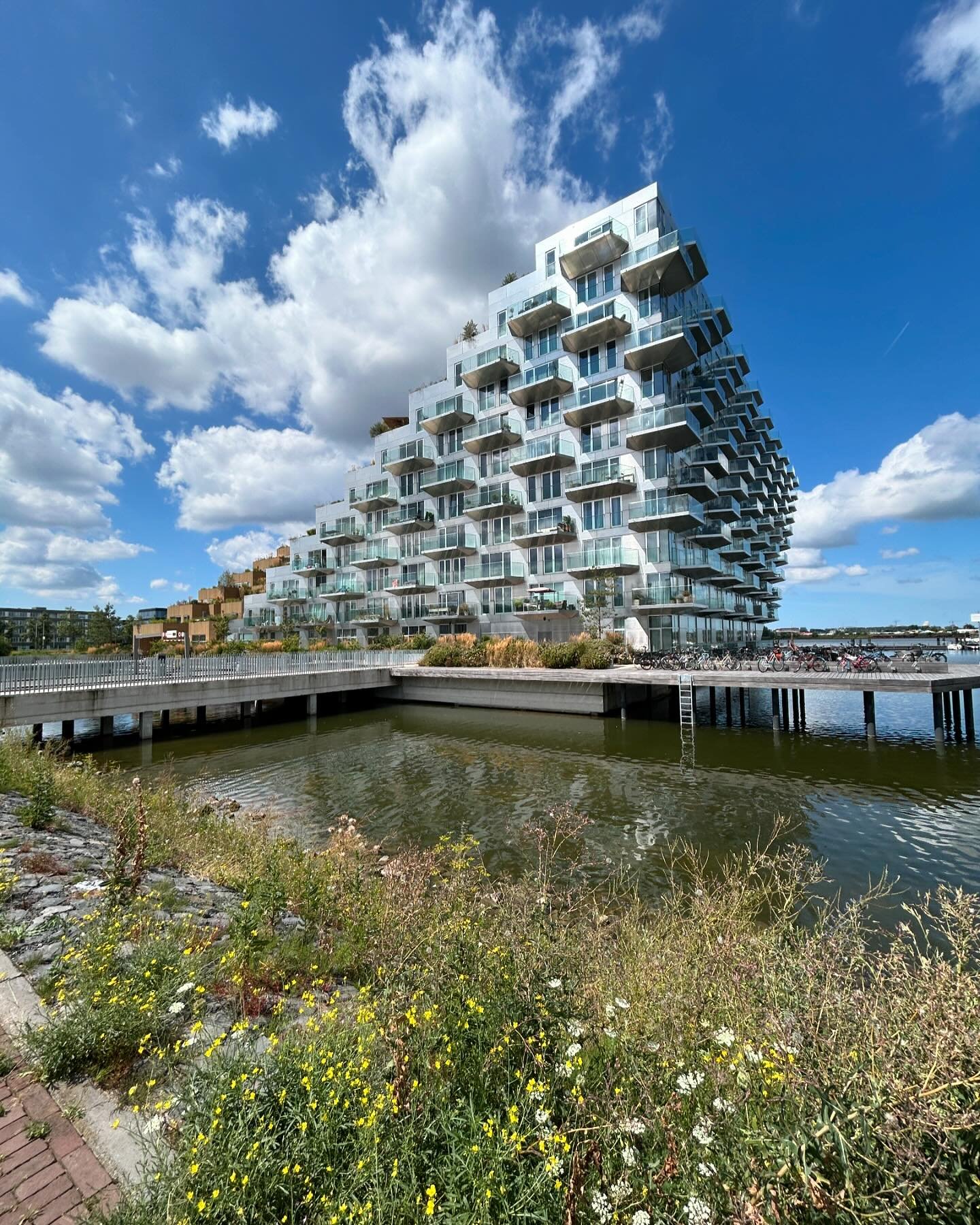 Inspired by Amsterdam contemporary Architecture scene. 

#big #bigarchitects #bigarchitecture #architecture #design #housing #radical #design #urbanplanning #urbandesign #future #cantilever #oma #hotel #amsterdam #citylife #walkingaround #deckdesign 
