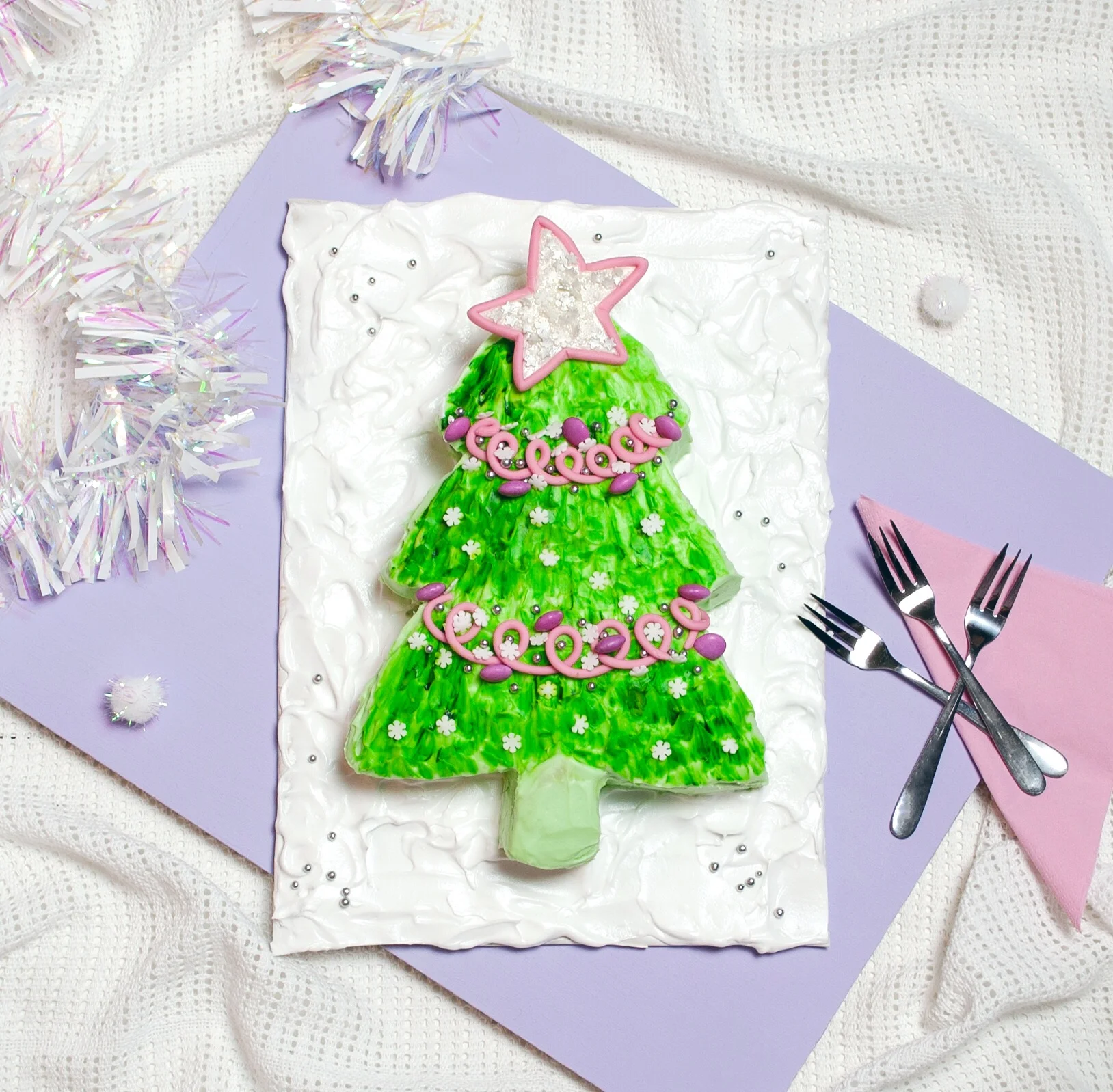 Hella Easy Christmas Tree Cake Icing Insight