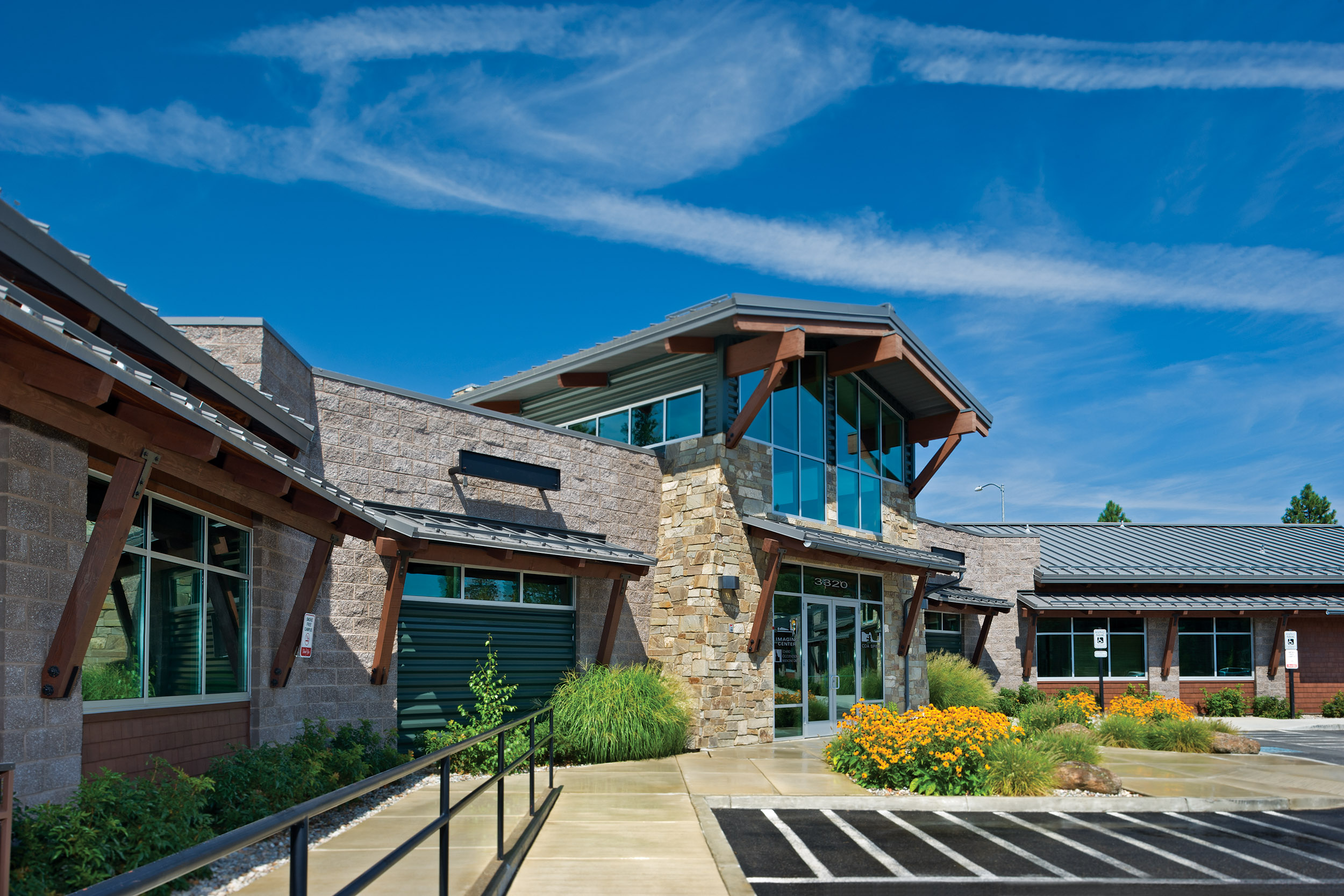 RiversEdgeMedical_Exterior1.jpg