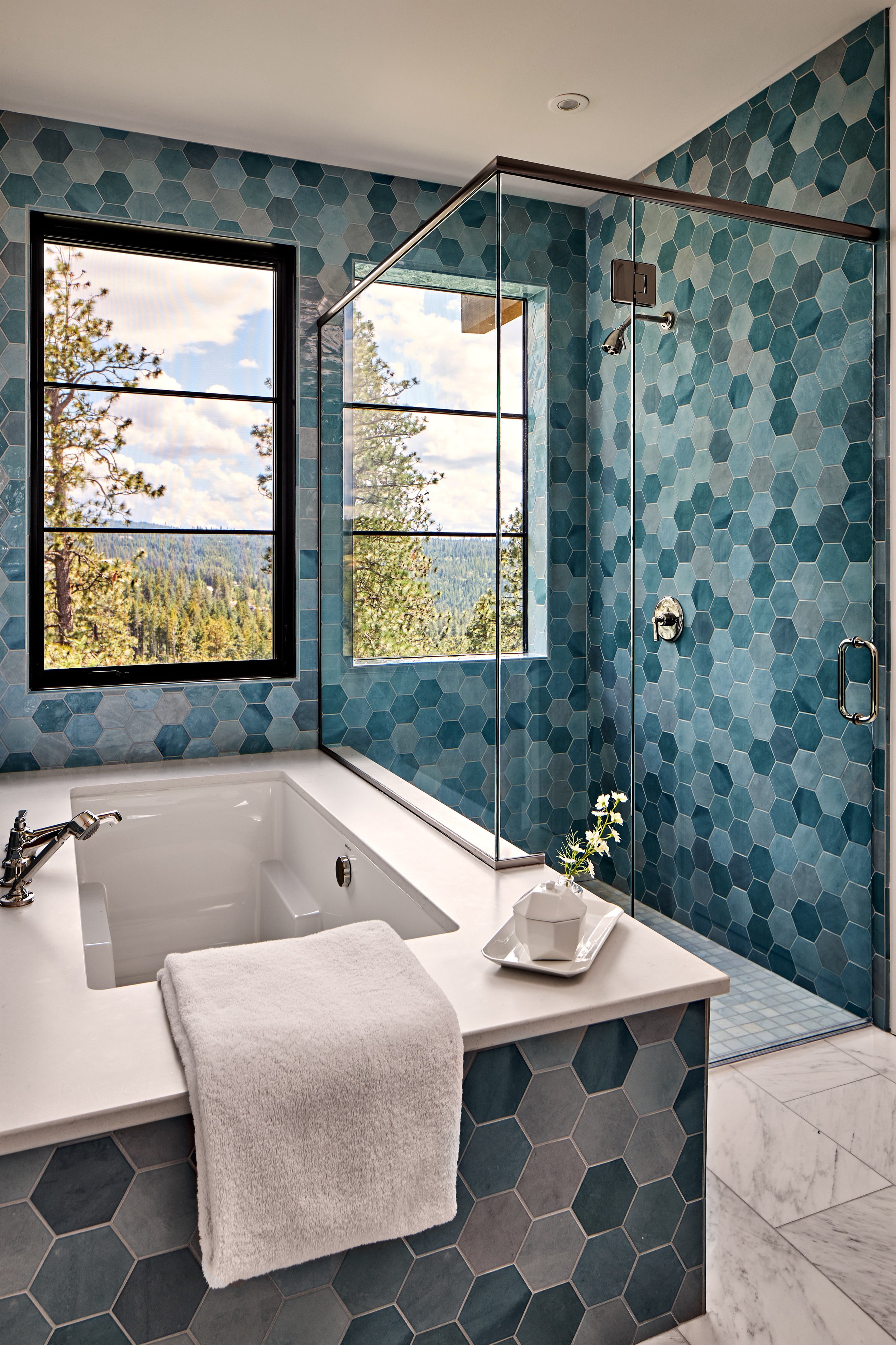 6.29.2022-April-Gruber-Gozzer-Ranch-Primary-Bath-1-Medium.jpeg
