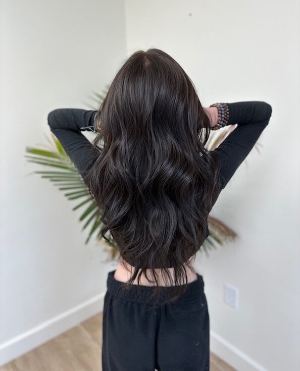 🖤🖤🖤

#darkhair #darkerhair #layers #layeredhair #layeredhaircut #therootedsalon #hairbycassidyward