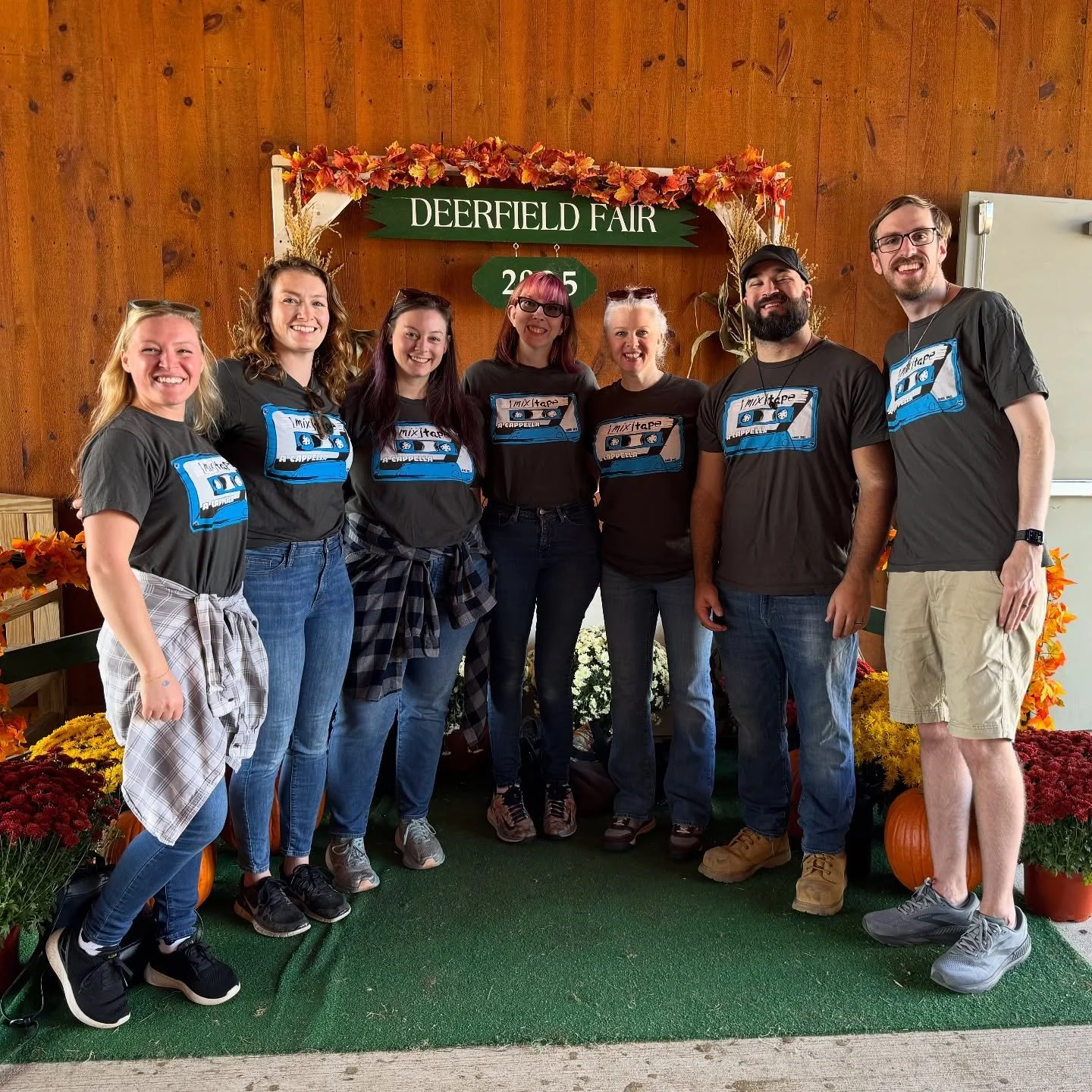 Great day at the Deerfield Fair singing to the crowds, cows, and sheep - thanks for having us as strolling singers!

xoxo,
[mix]tape 🎡🎟️

#deerfieldfairnh #mixtape #mixtapeacappella #deerfield #fair #nh #nhsingers #nhacappella