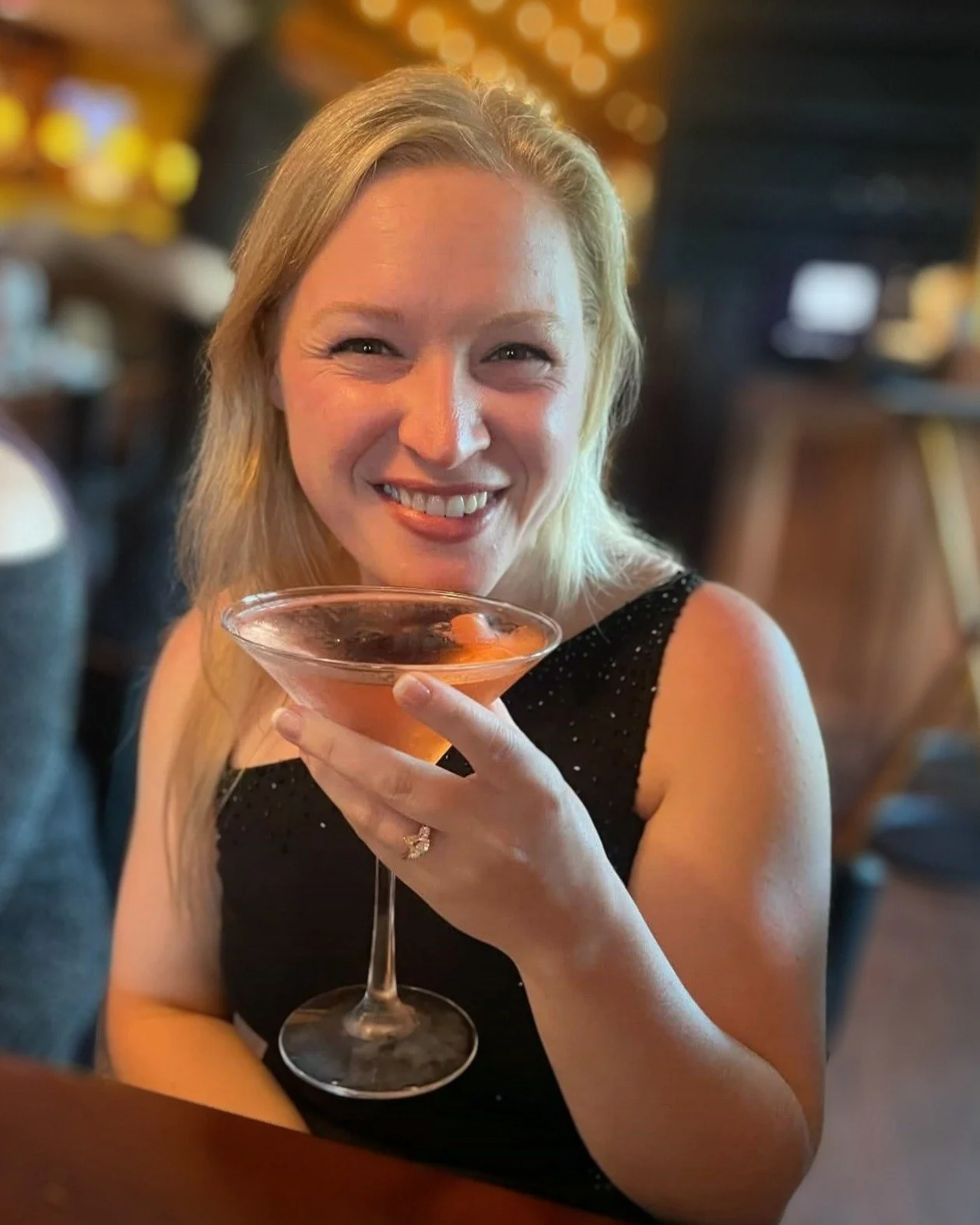 Mixtapers Past &amp; Present
A fun feature of members who will be performing on November 7th

Name:  Susan
Voice part:  Soprano
Tenure:  Approx 2 &frac12; years (current)
Fave Mixtape song(s): Crabbuckit &amp; Man With the Bag
Spirit kitchen applianc