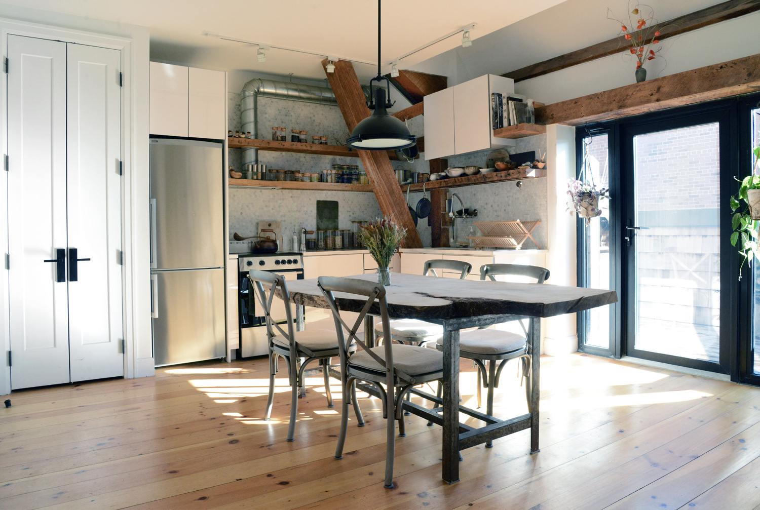  an apartment sanctuary offers complete visual, audible, and energetic isolation in the center of the city 