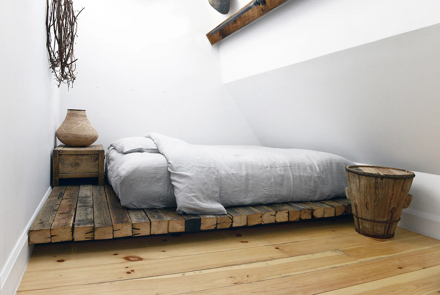  an apartment sanctuary offers complete visual, audible, and energetic isolation in the center of the city 